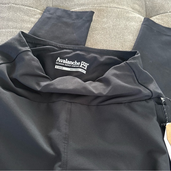 NWT Avalanche Black High Waisted Leggings Size XS - Picture 3 of 5
